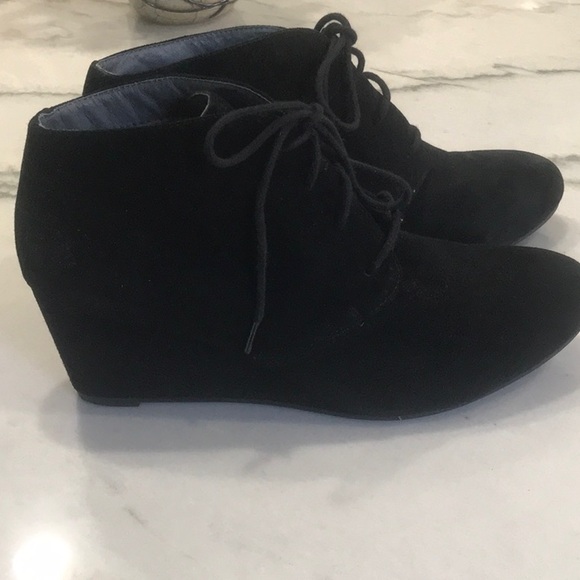 Vionic boots - Picture 2 of 7